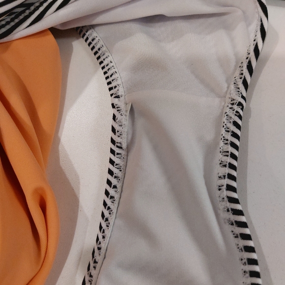 Cupshe One Piece Vintage Style Bathing Suit - Picture 3 of 5